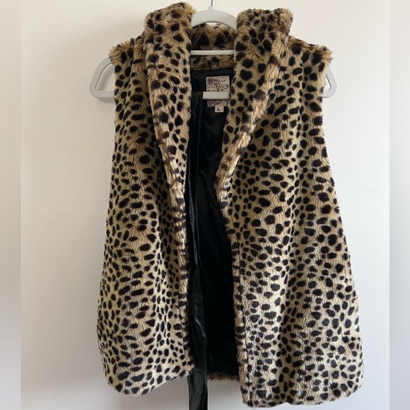 Faux Fur Vest -Tulle Brand - Picture 1 of 3